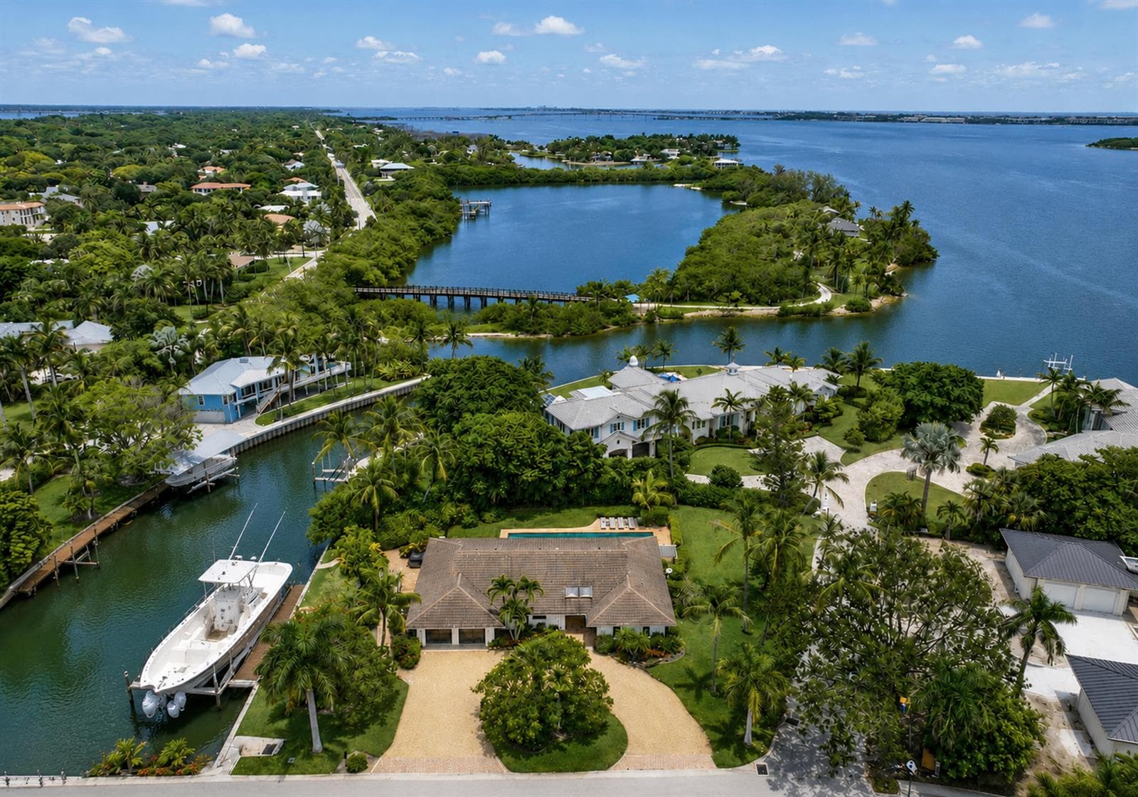 2 ISLAND Road, Sewalls Point FL 34996