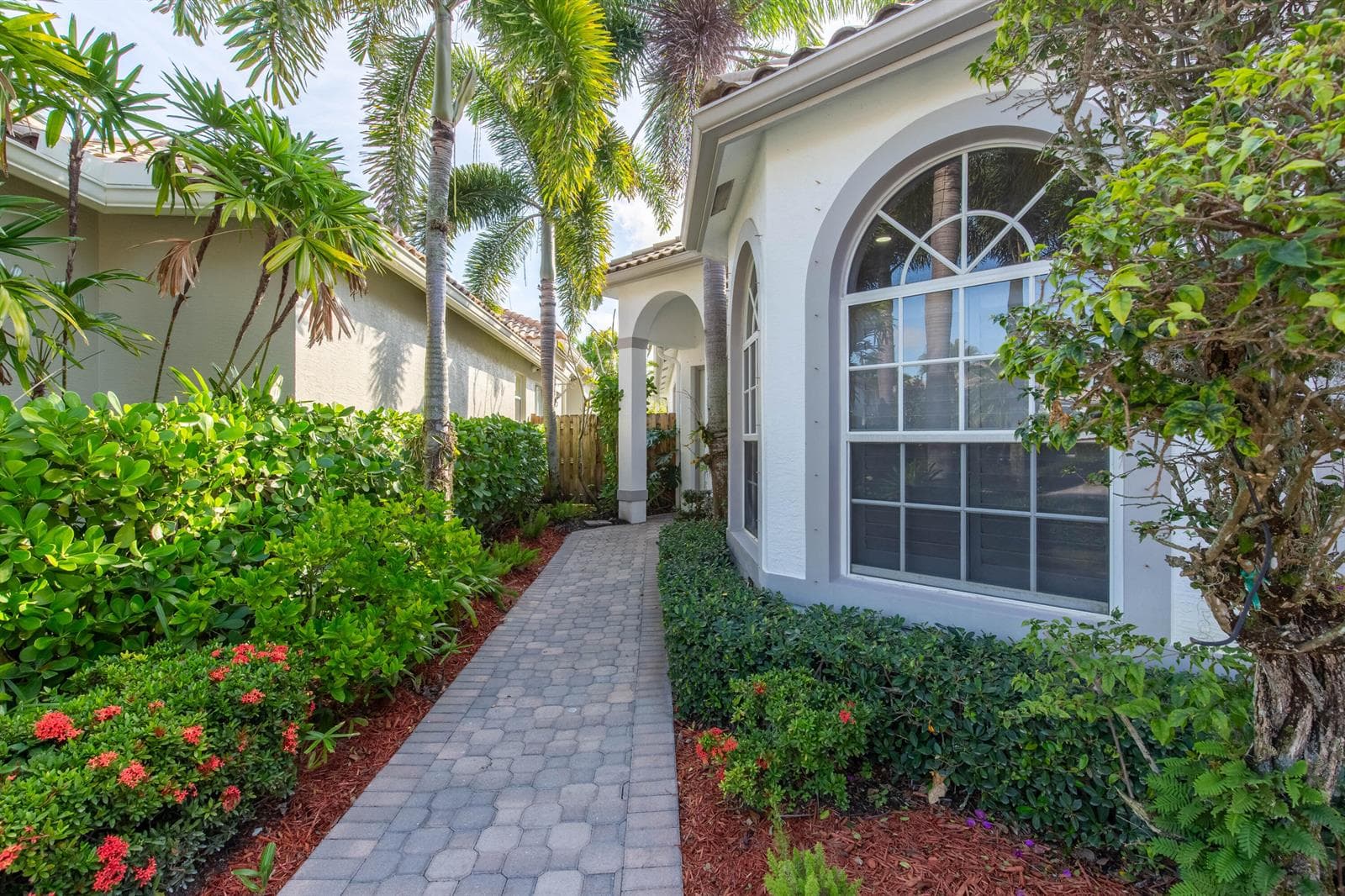 2443 PLAYERS Court, Wellington FL 33414 photo 3
