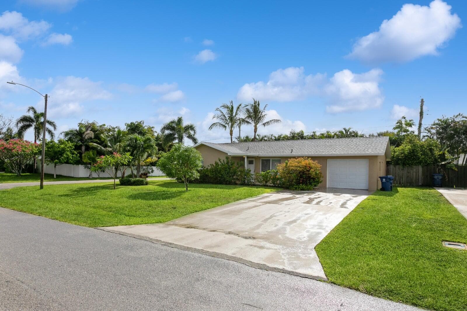 1615 Venus Avenue, Jupiter FL 33469 photo 2