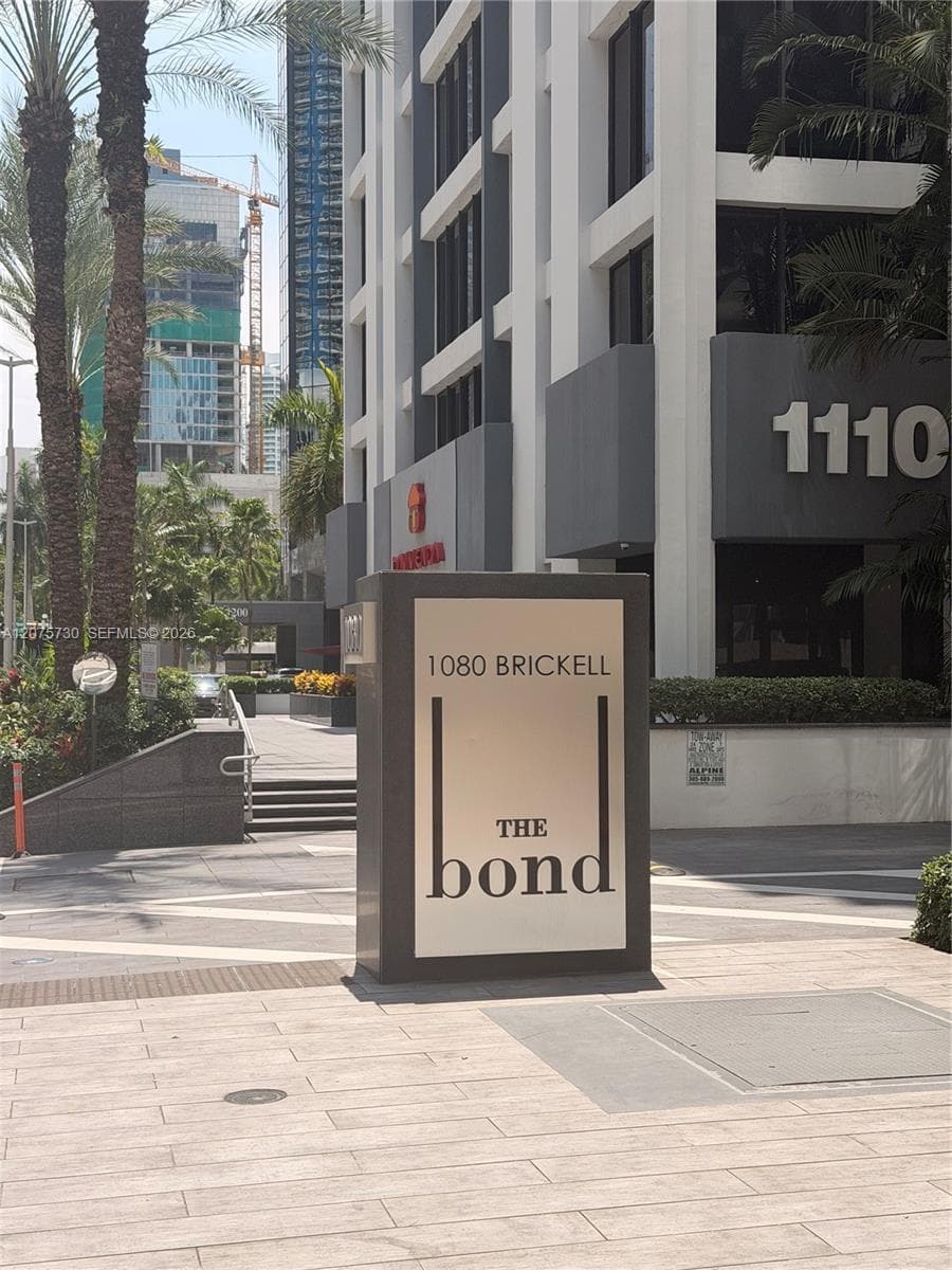 1080 Brickell Ave # 913, Miami FL 33131