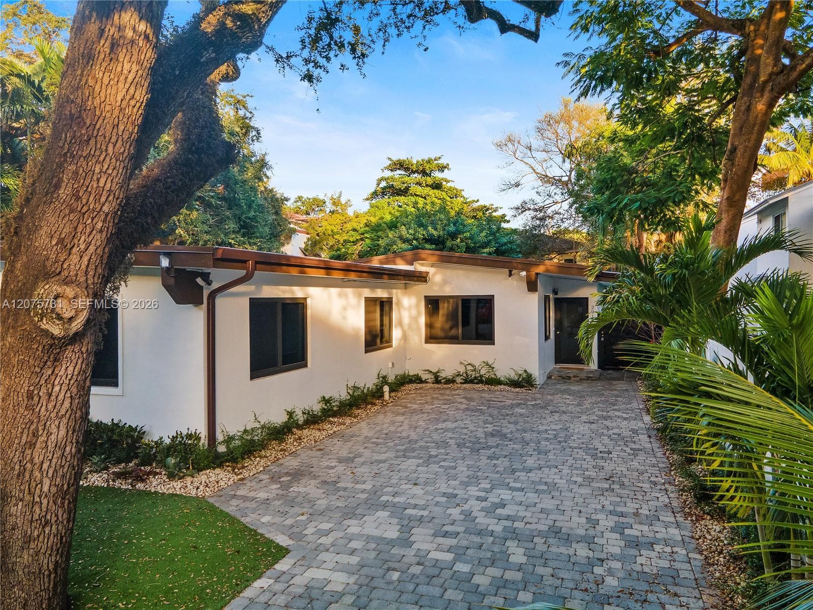 2917 Center St, Miami FL 33133