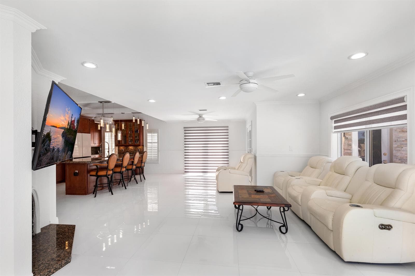 2557 SW 14TH Court, Deerfield Beach FL 33442 photo 2