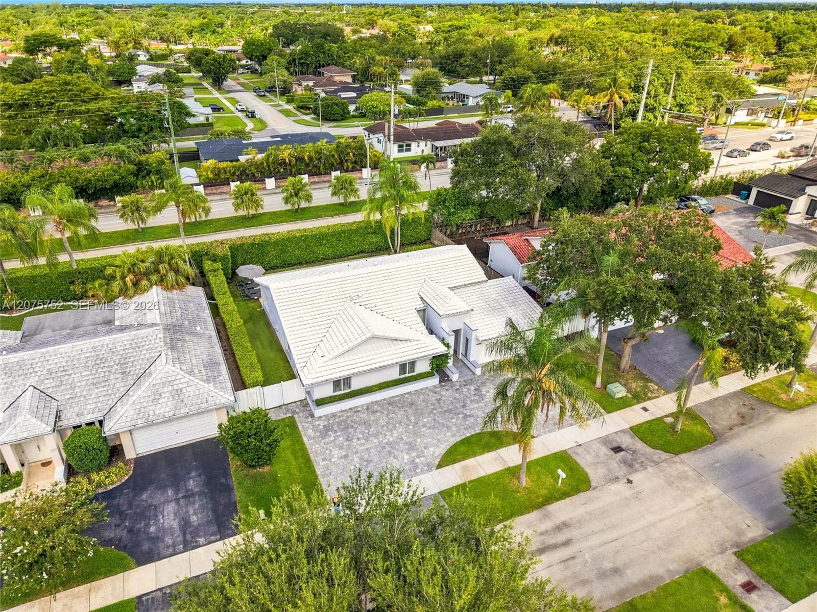 8250 SW 86th Ct, Miami FL 33143 photo 2