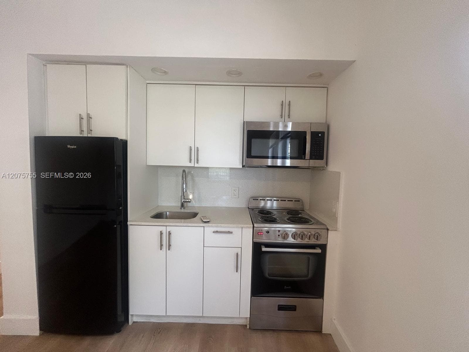 2000 Monroe St # 10, Hollywood FL 33020 photo 3