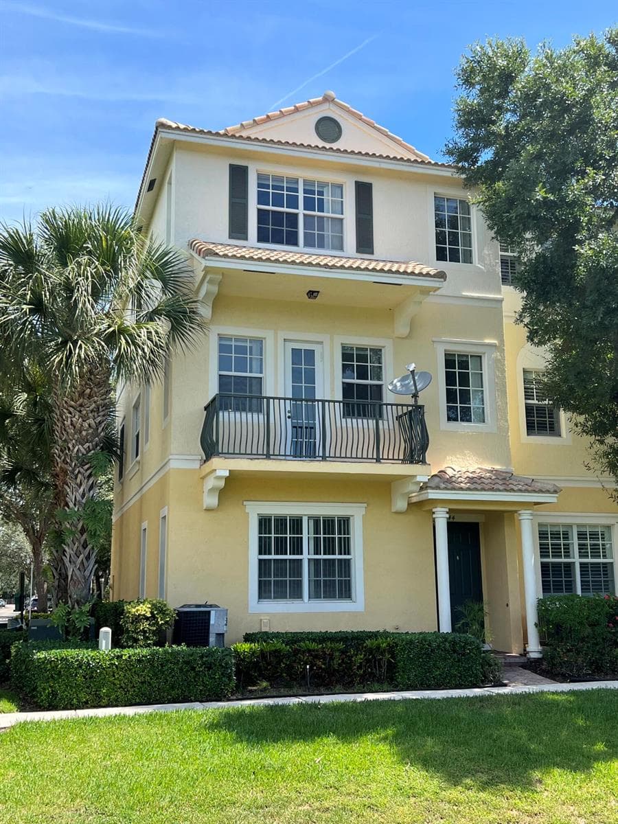1844 NW 9th Street, Boca Raton FL 33486