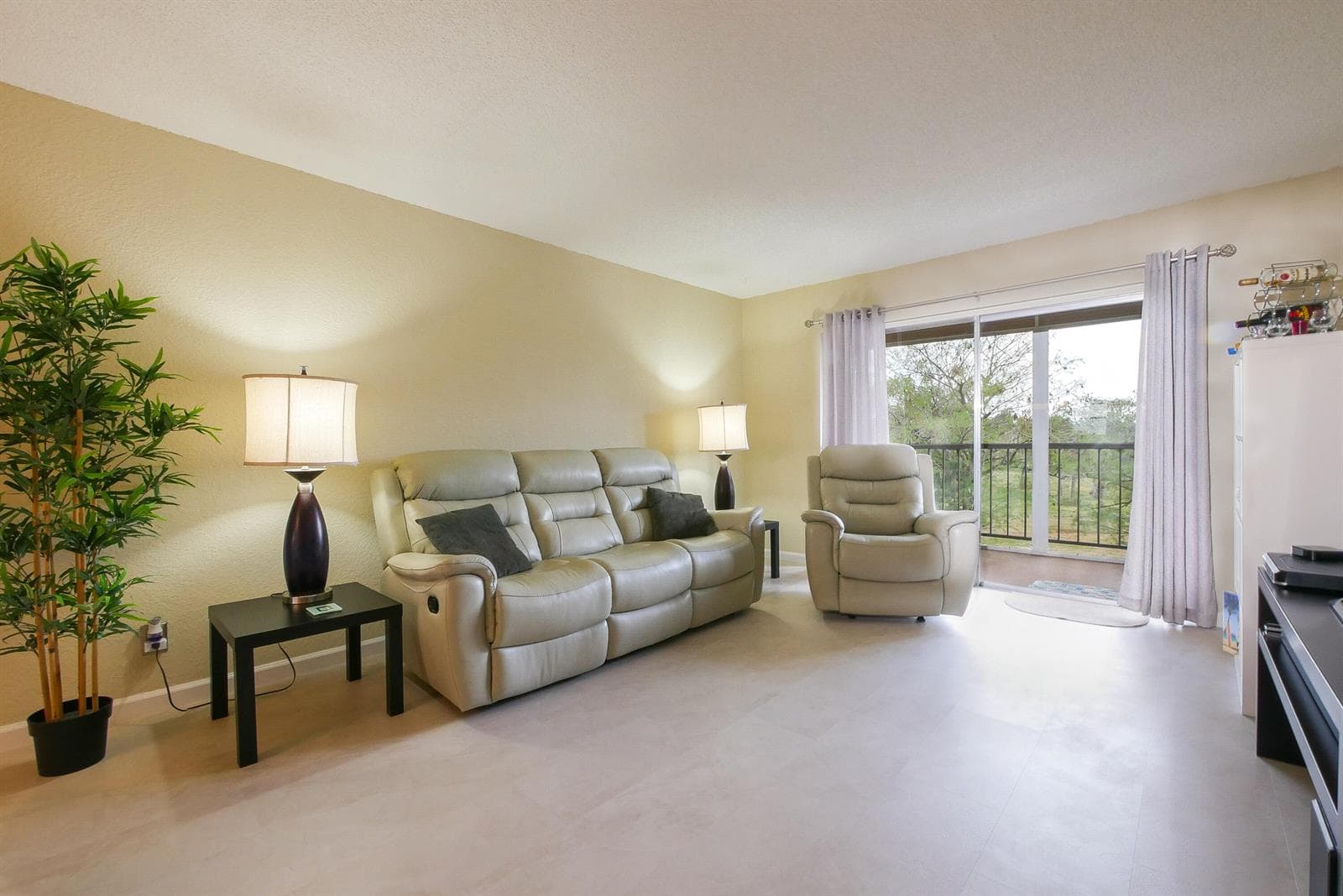 6080 NW 44th Street NW Apt 414, Lauderhill FL 33319 photo 4