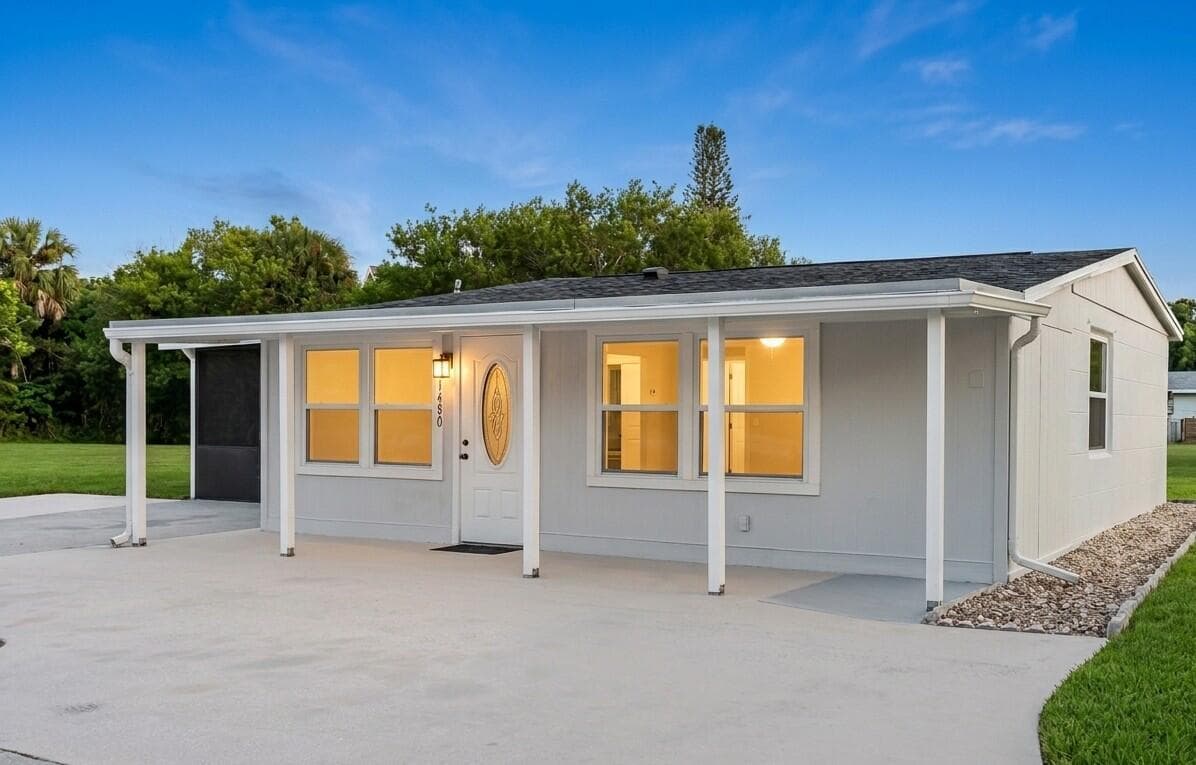 1480 6th Avenue, Vero Beach FL 32960