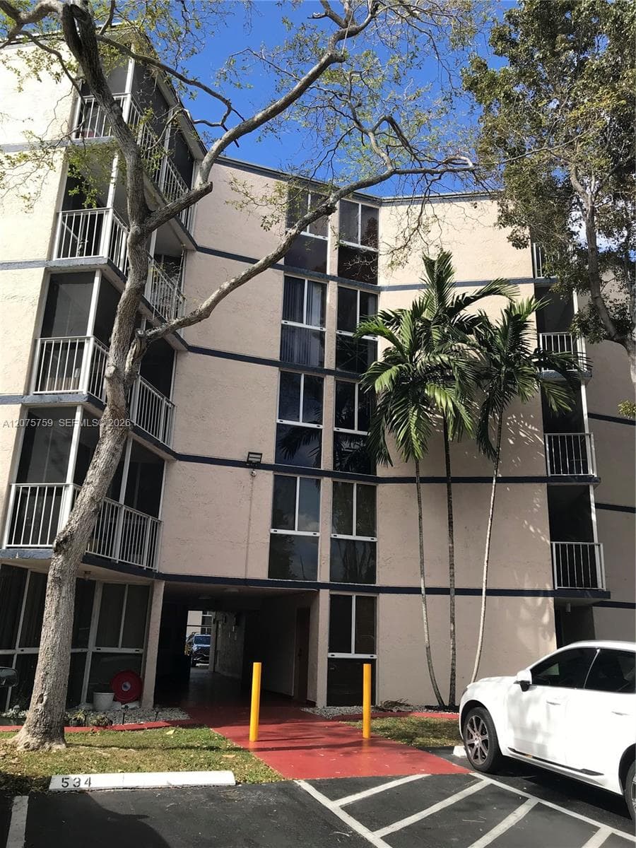 6955 NW 186th St # F310, Hialeah, FL 33015
