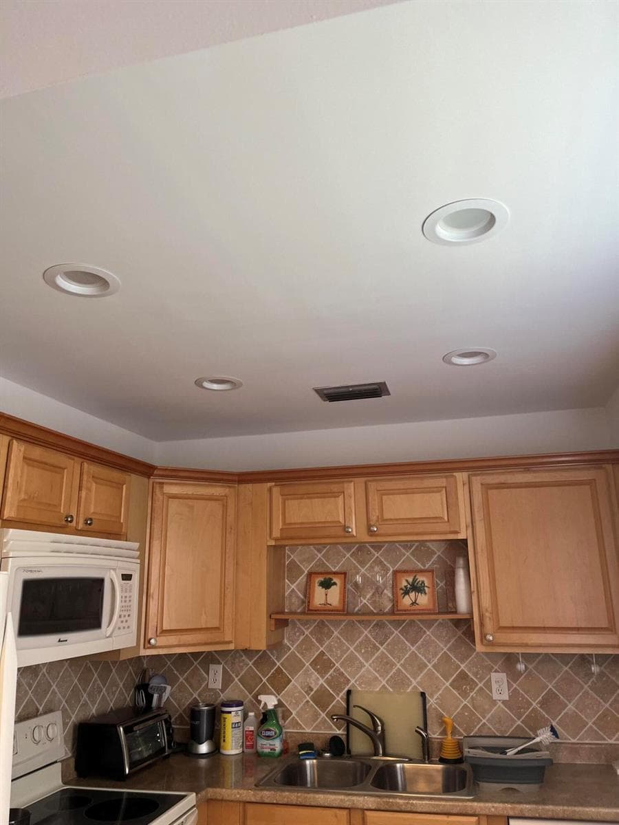 571 Flanders # L, Delray Beach FL 33484 photo 3