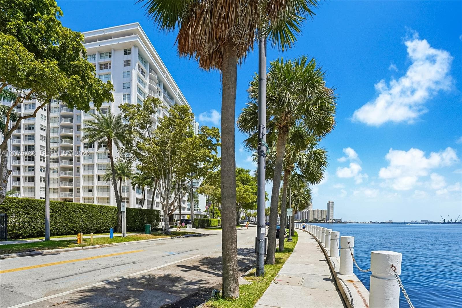 1420 Brickell Bay Dr # 206D, Miami FL 33131