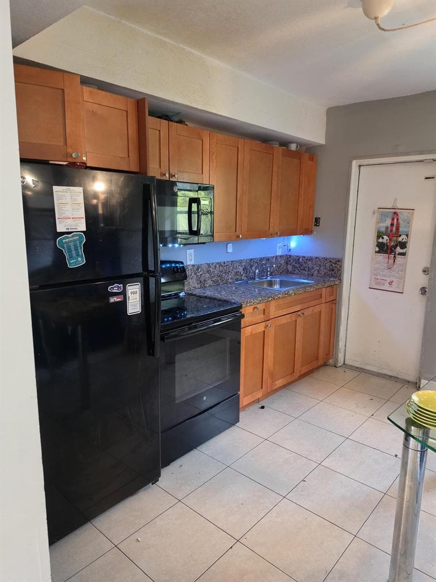 5926 TAFT Street, Hollywood FL 33021 photo 2