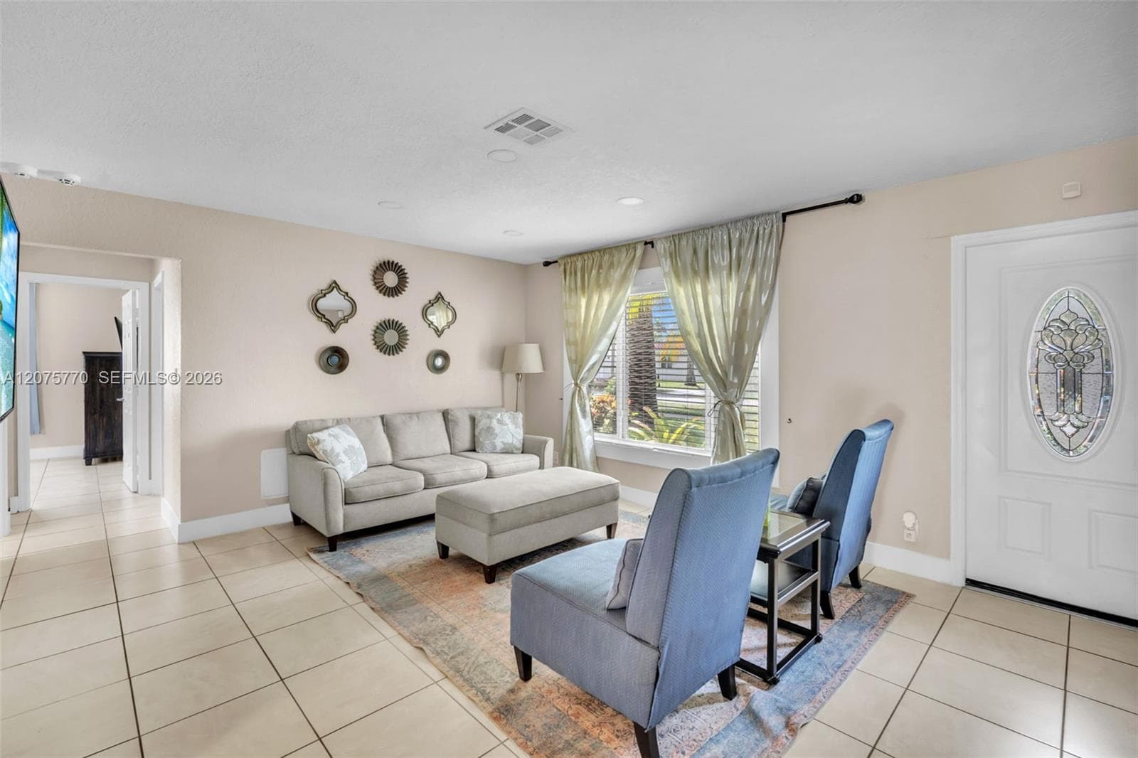 907 NE 5th St, Hallandale Beach FL 33009 photo 4