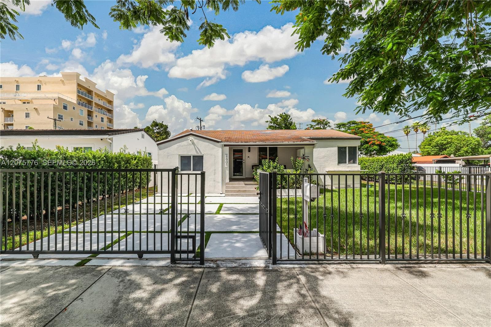 2801 NW 6th St, Miami, FL 33125 photo 2