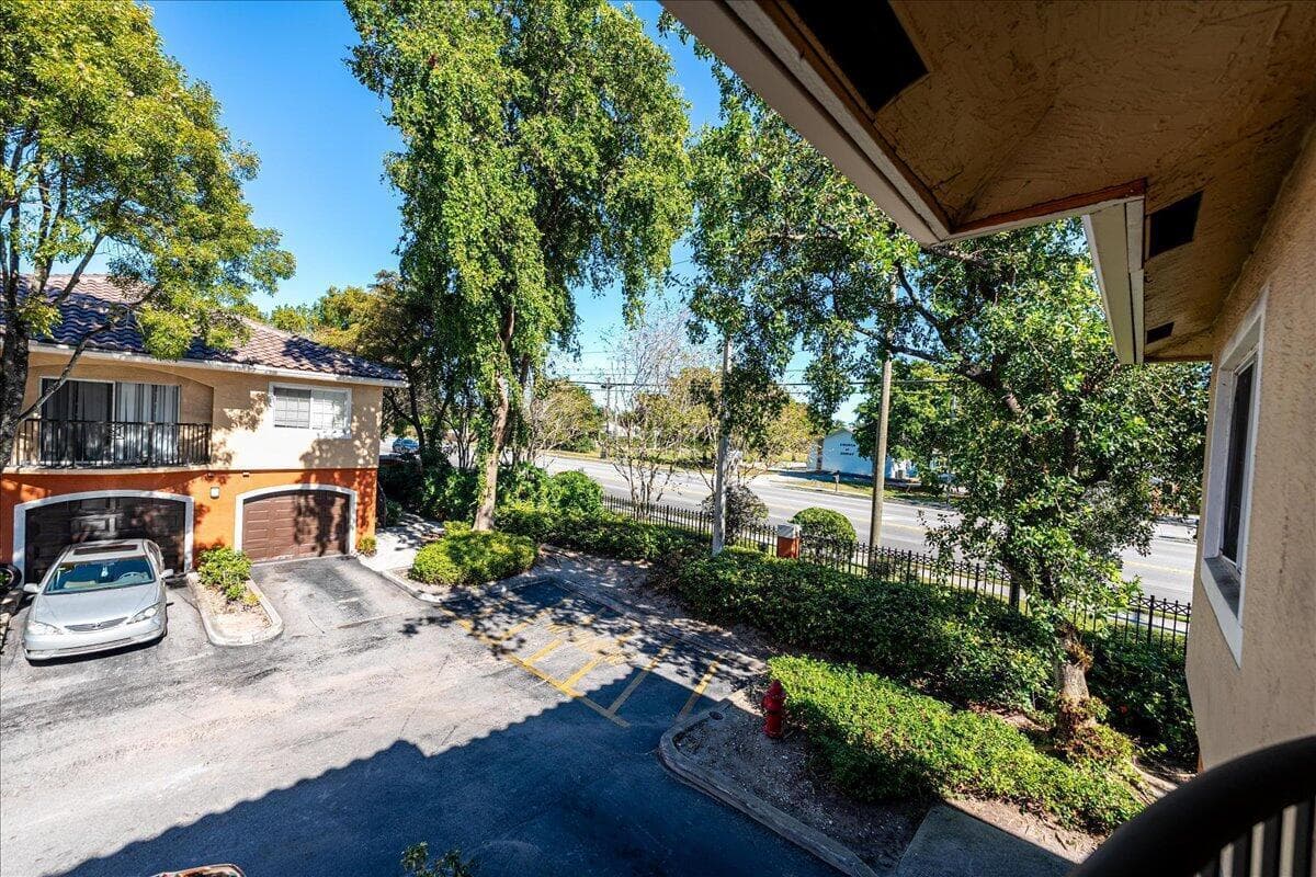 4197 N HAVERHILL Road # 215, West Palm Beach FL 33417 photo 2