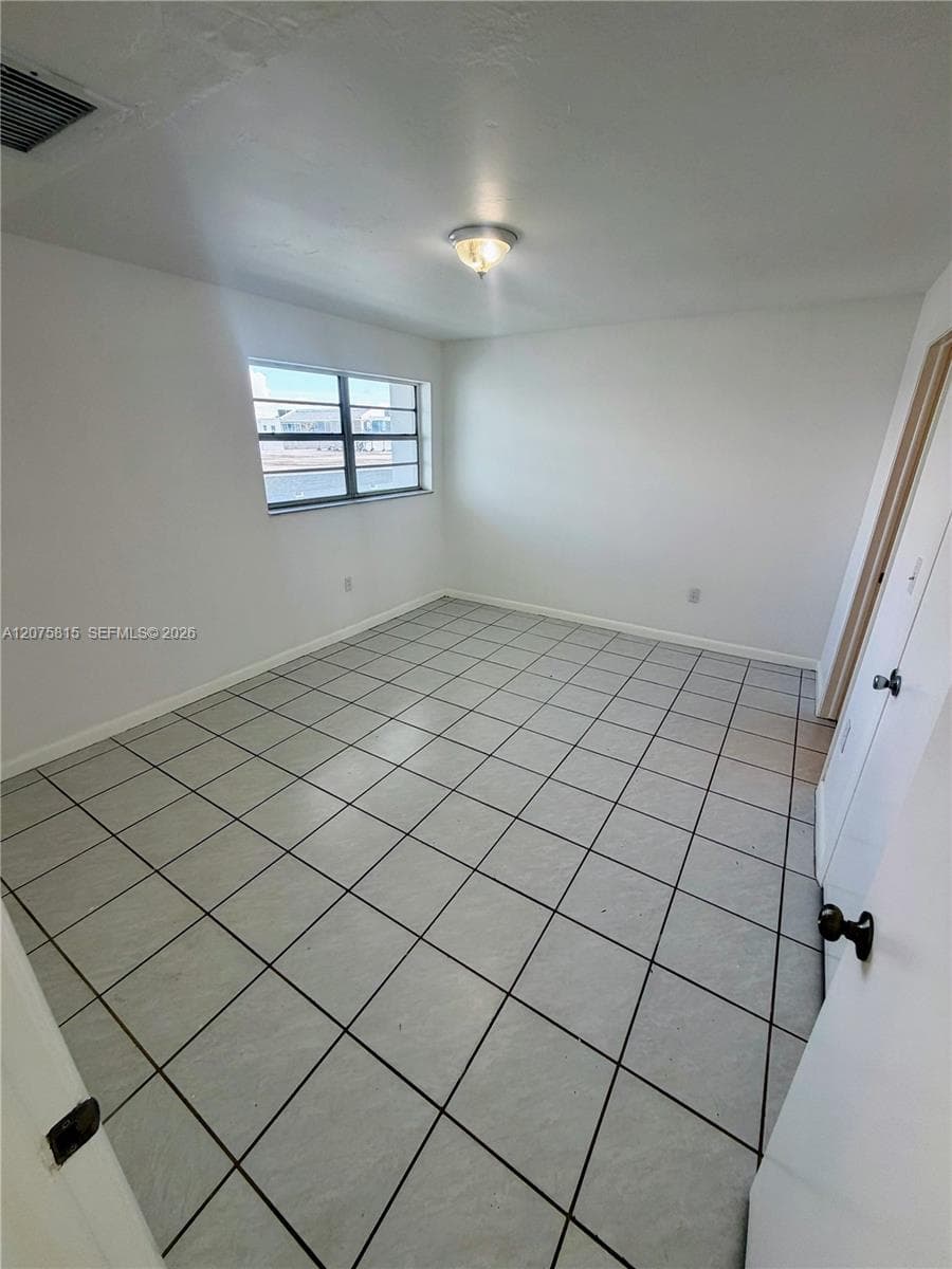 2001 Bay Dr # 404, Miami Beach FL 33141 photo 3