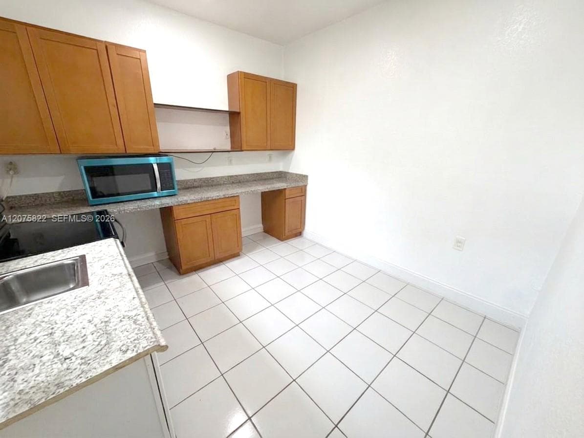 601 NE 180th St # B, Miami FL 33162 photo 2