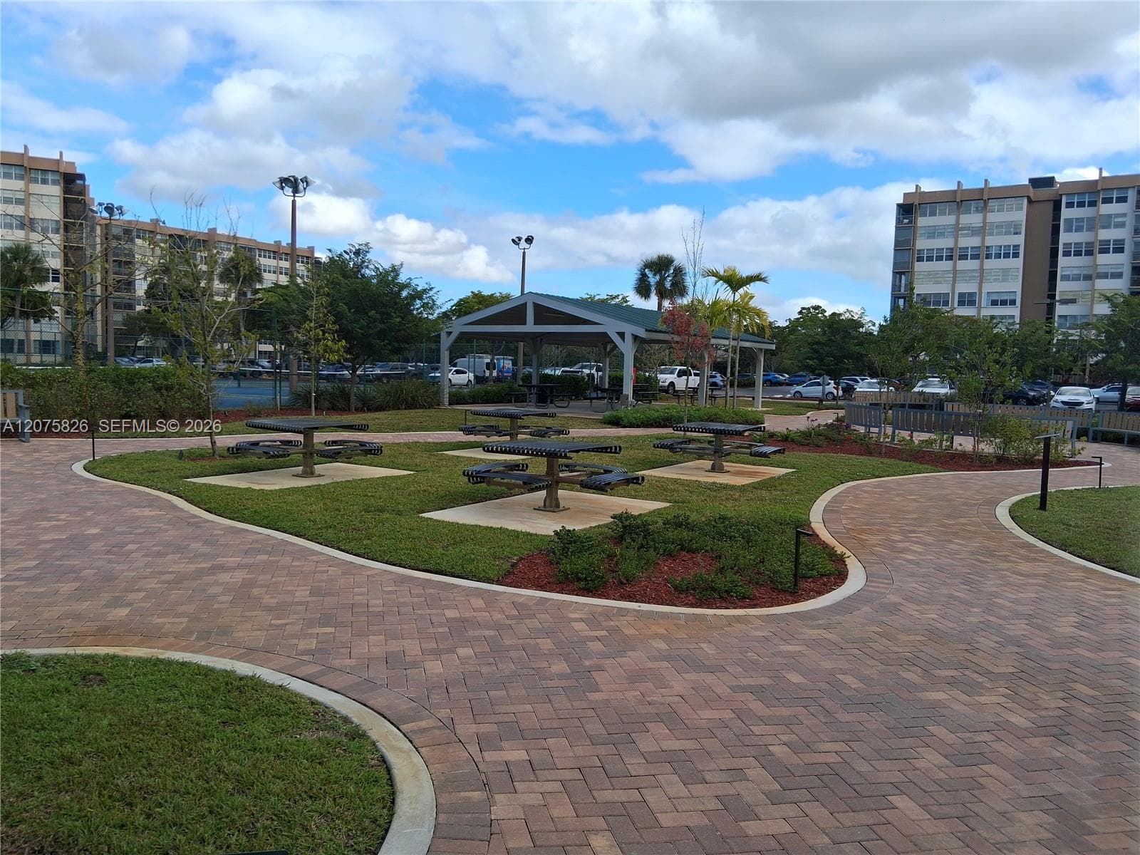 900 St Charles Pl, Pembroke Pines FL 33026 photo 2