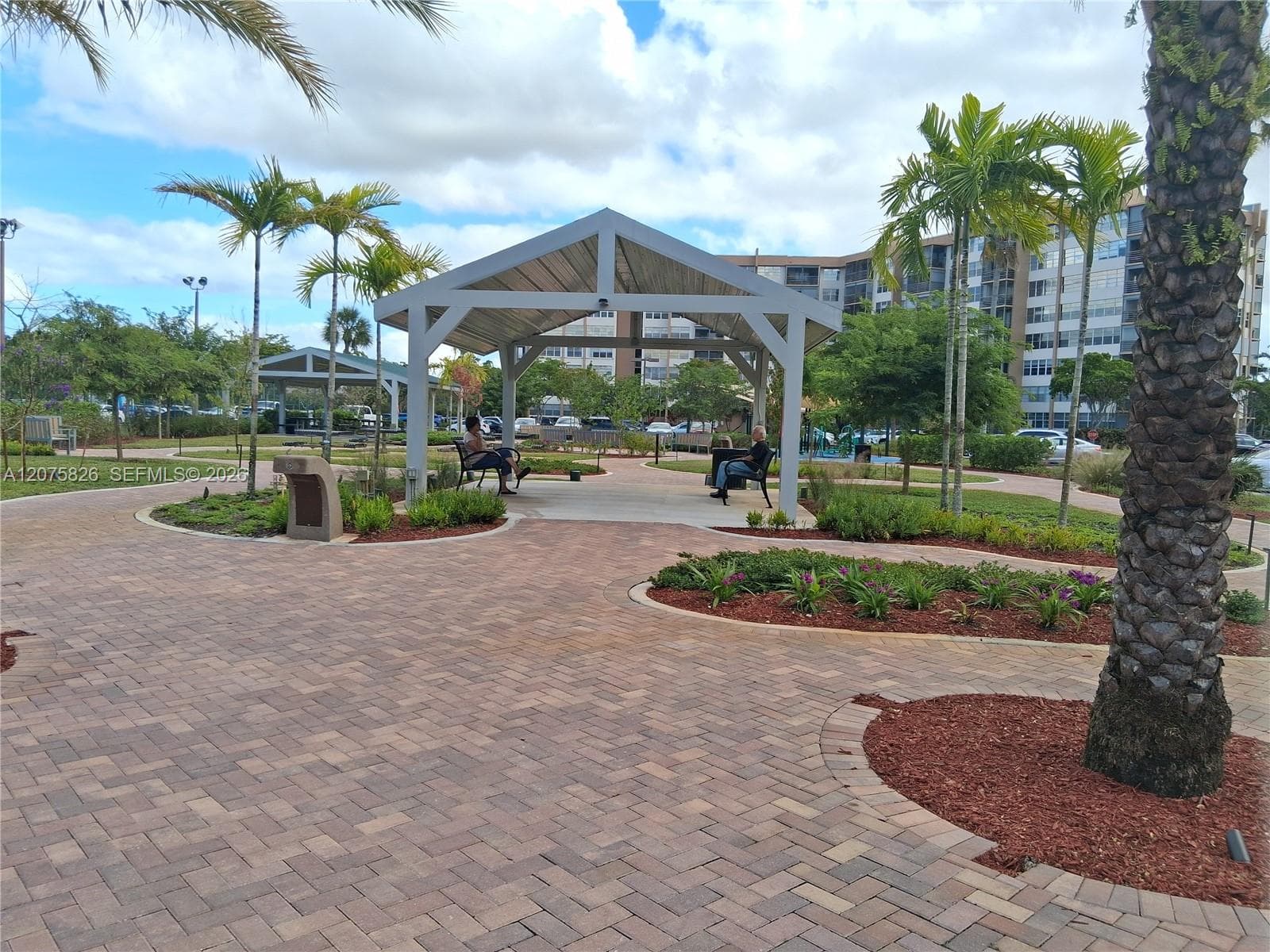 900 St Charles Pl, Pembroke Pines FL 33026 photo 5