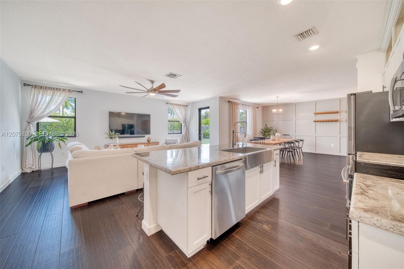 2655 SE 1st St, Homestead, FL 33033 photo 4