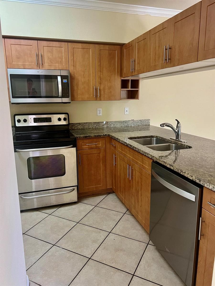 6426 Emerald Dunes Drive # 206, West Palm Beach FL 33411 photo 3
