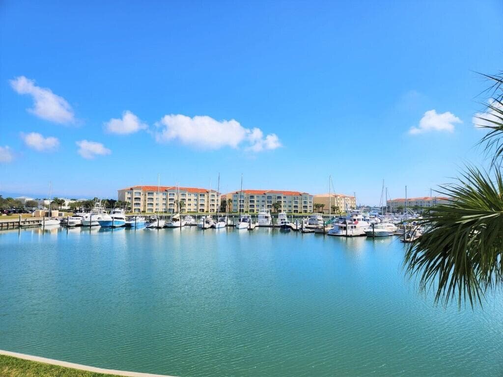6 HARBOUR ISLE Drive E # 205, Fort Pierce FL 34949