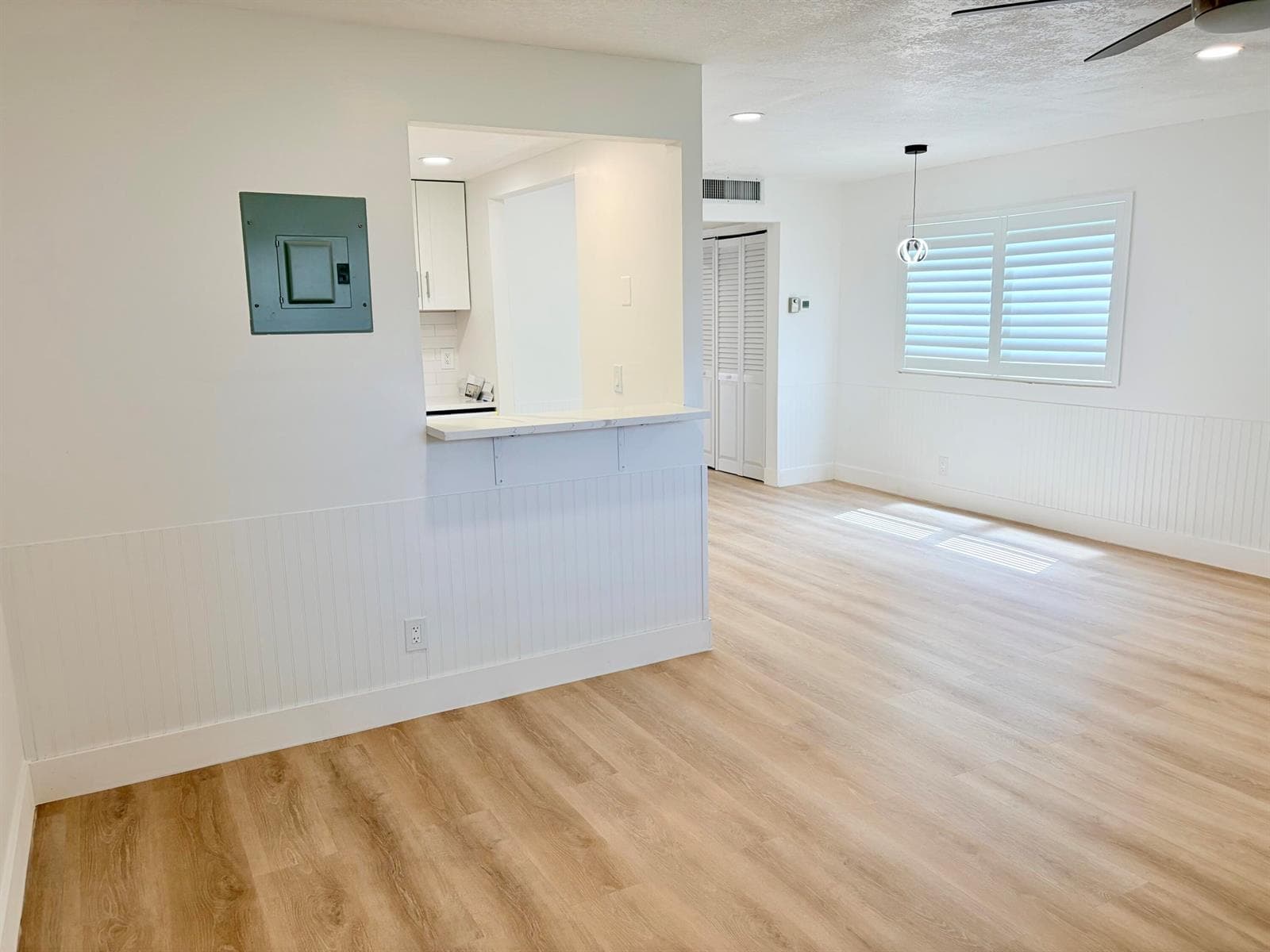 251 Flanders F, Delray Beach FL 33484 photo 4