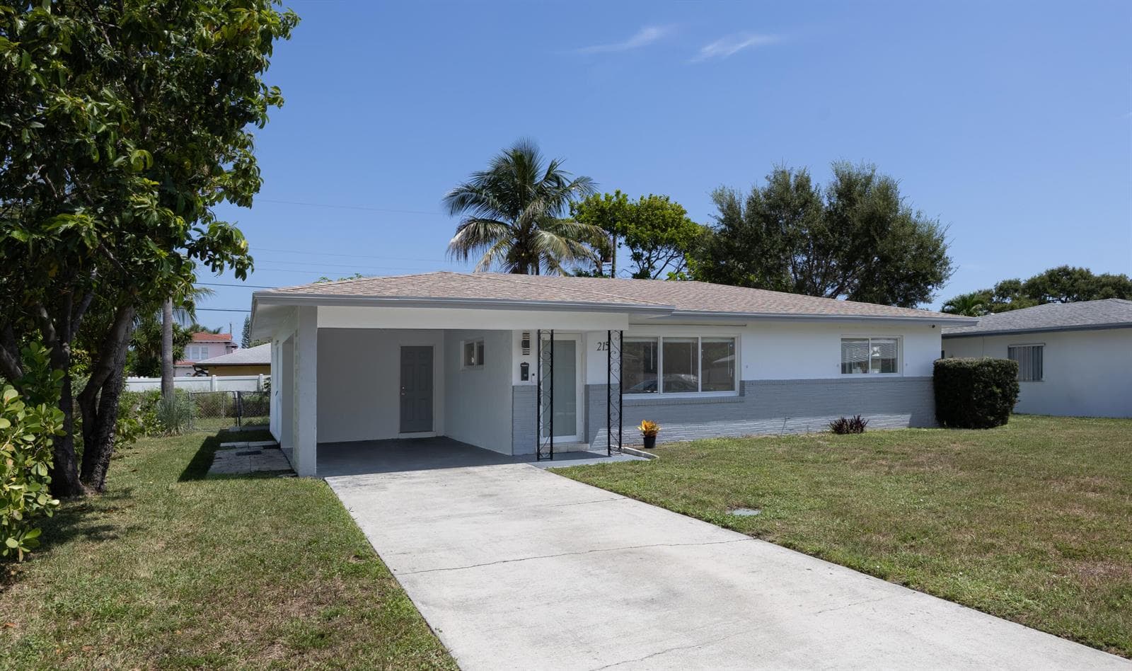 215 Evergreen Drive, West Palm Beach FL 33403 photo 2