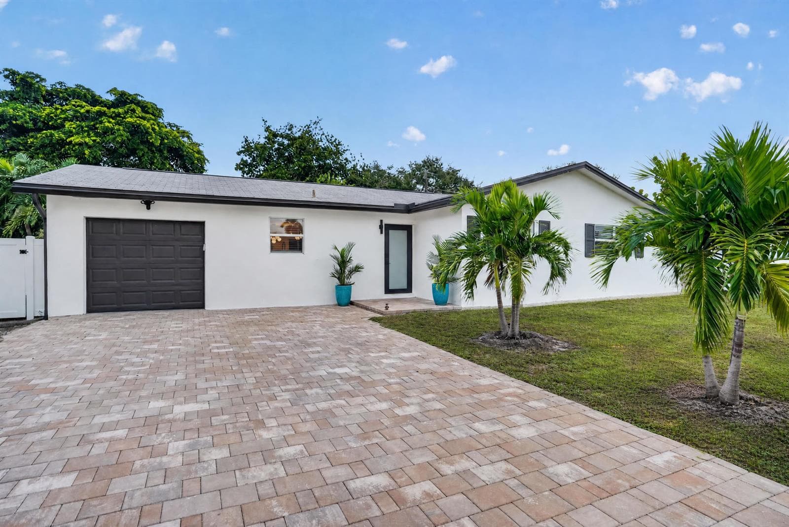 2521 Jaeger Drive, Delray Beach FL 33444 photo 2
