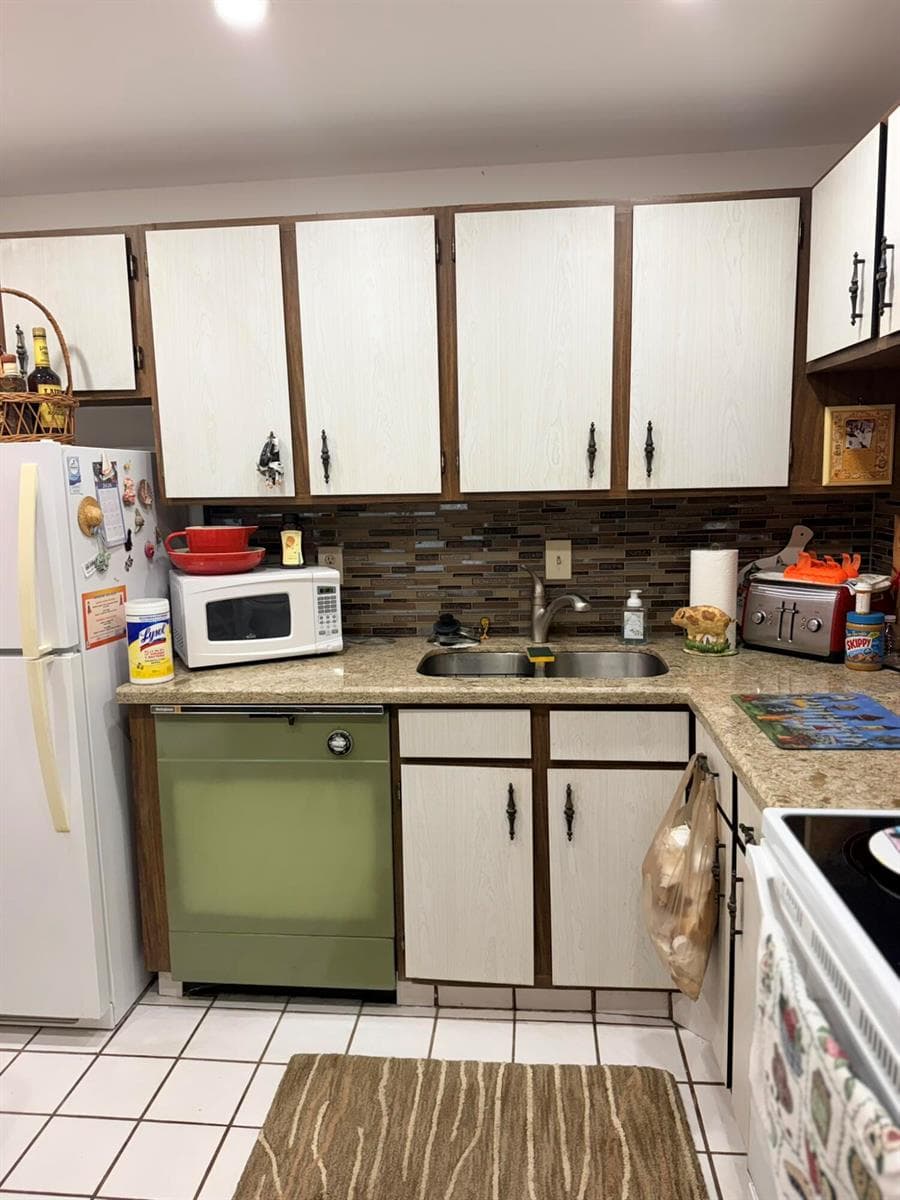 3150 Holiday Springs Boulevard # 8-111, Margate FL 33063 photo 2