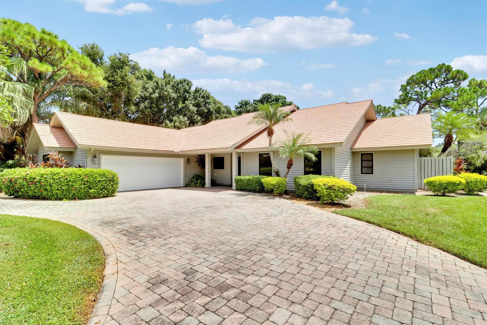 6245 SE Mariner Sands Drive, Stuart FL 34997 photo 2