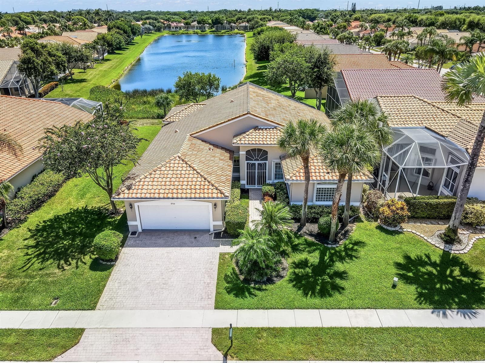 8966 DIAMONTE Drive, Boynton Beach FL 33472 photo 2