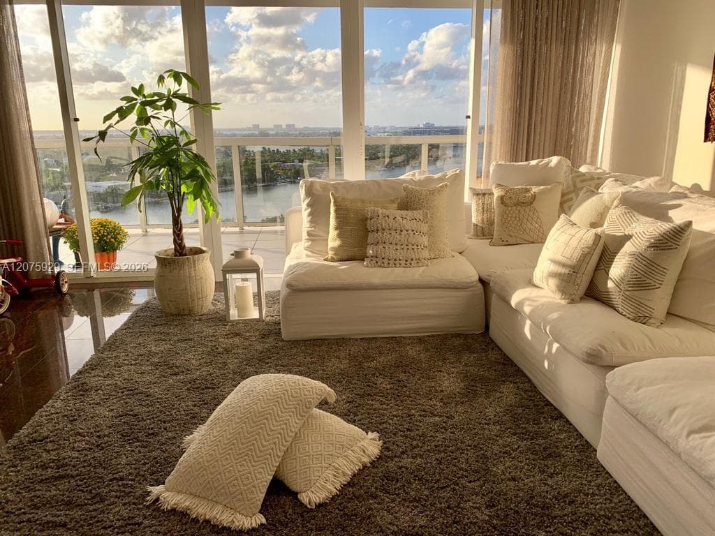 6301 Collins Ave # 1606, Miami Beach FL 33141 photo 4