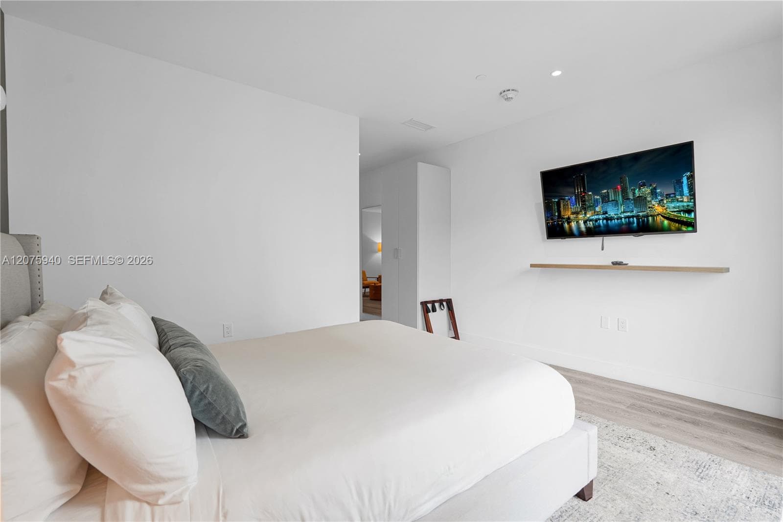 229 SW 9th St # 404, Miami FL 33130 photo 5