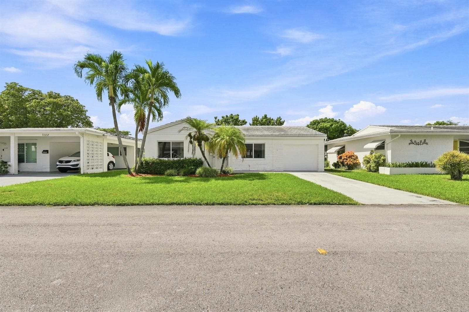 7104 NW 70TH Court, Tamarac FL 33321 photo 2