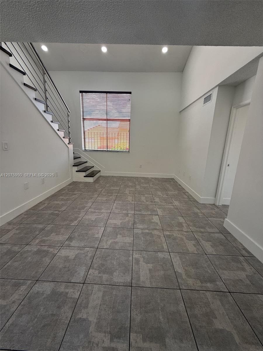 2775 W 61st Pl # 202, Hialeah FL 33016 photo 2