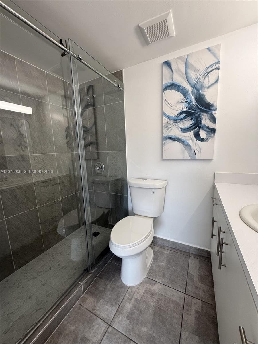 2775 W 61st Pl # 202, Hialeah FL 33016 photo 5