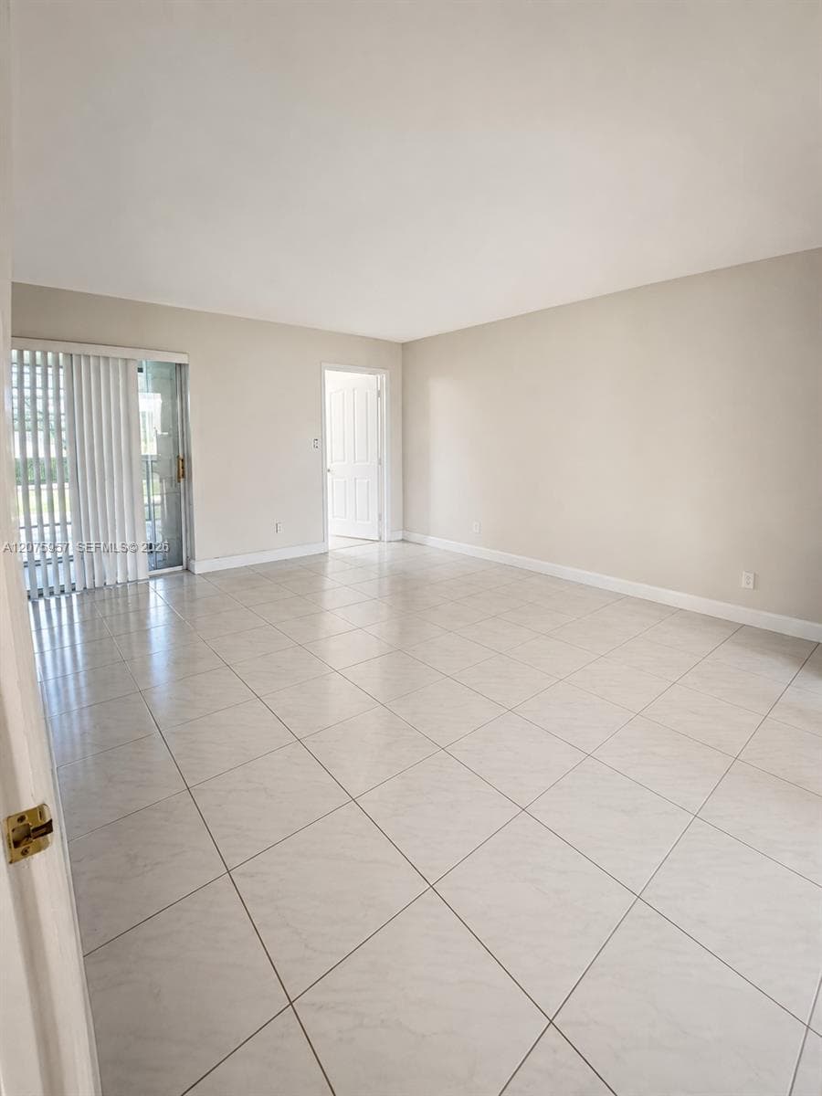 3591 Inverrary Dr # 104, Lauderhill FL 33319 photo 3