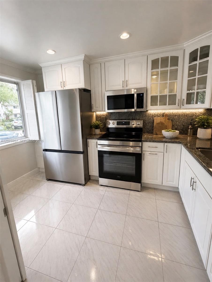 3591 Inverrary Dr # 104, Lauderhill FL 33319