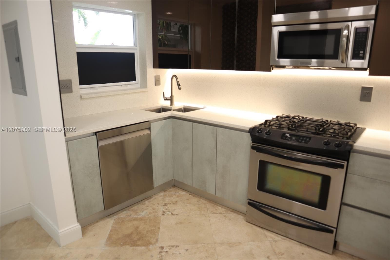 13105 Ixora Ct # 112, North Miami, FL 33181 photo 4