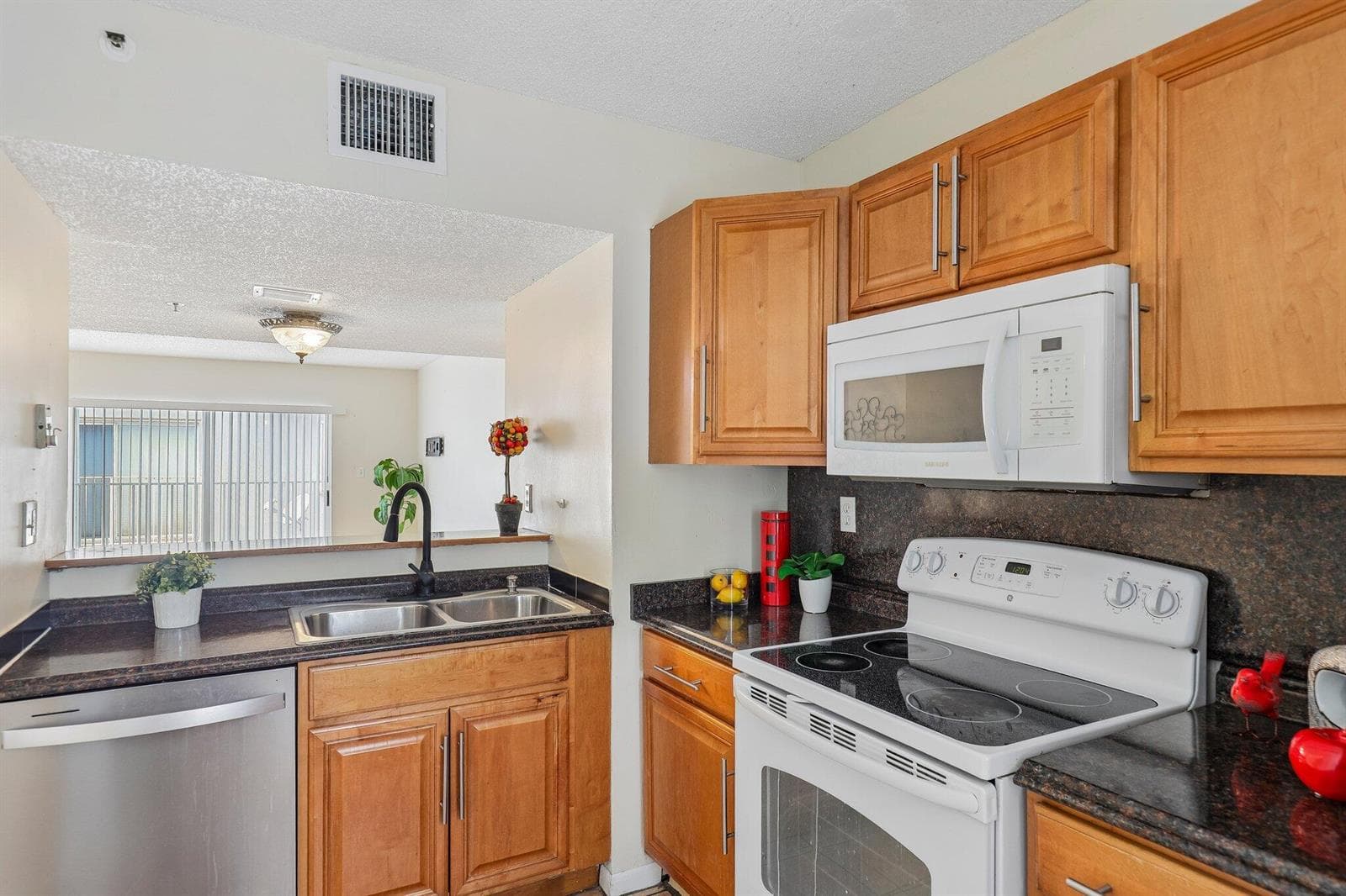 167 RIVIERA Circle, Weston FL 33326 photo 4