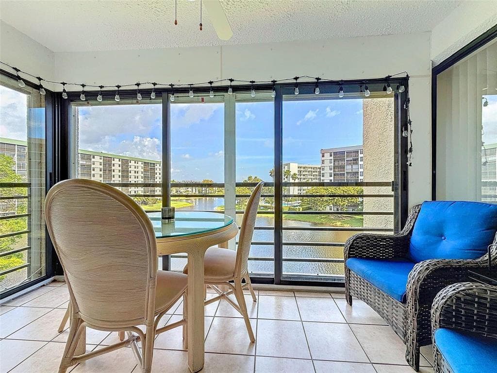 2309 S Cypress Bend Drive # 515, Pompano Beach FL 33069 photo 2