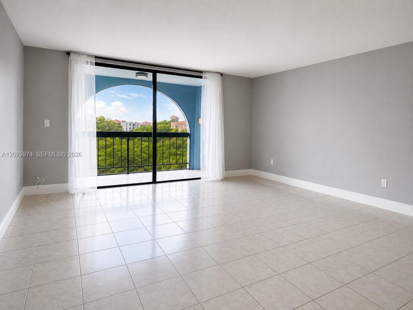 9440 Fontainebleau Blvd # 515, Miami FL 33172 photo 2