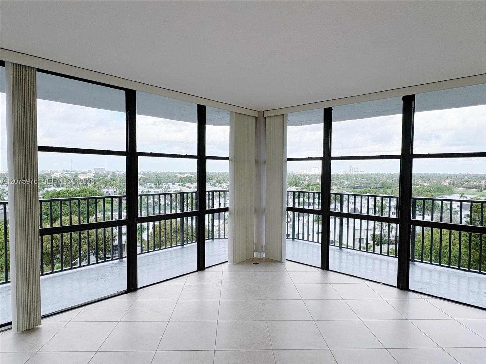 800 Parkview Dr # 909, Hallandale Beach FL 33009 photo 5