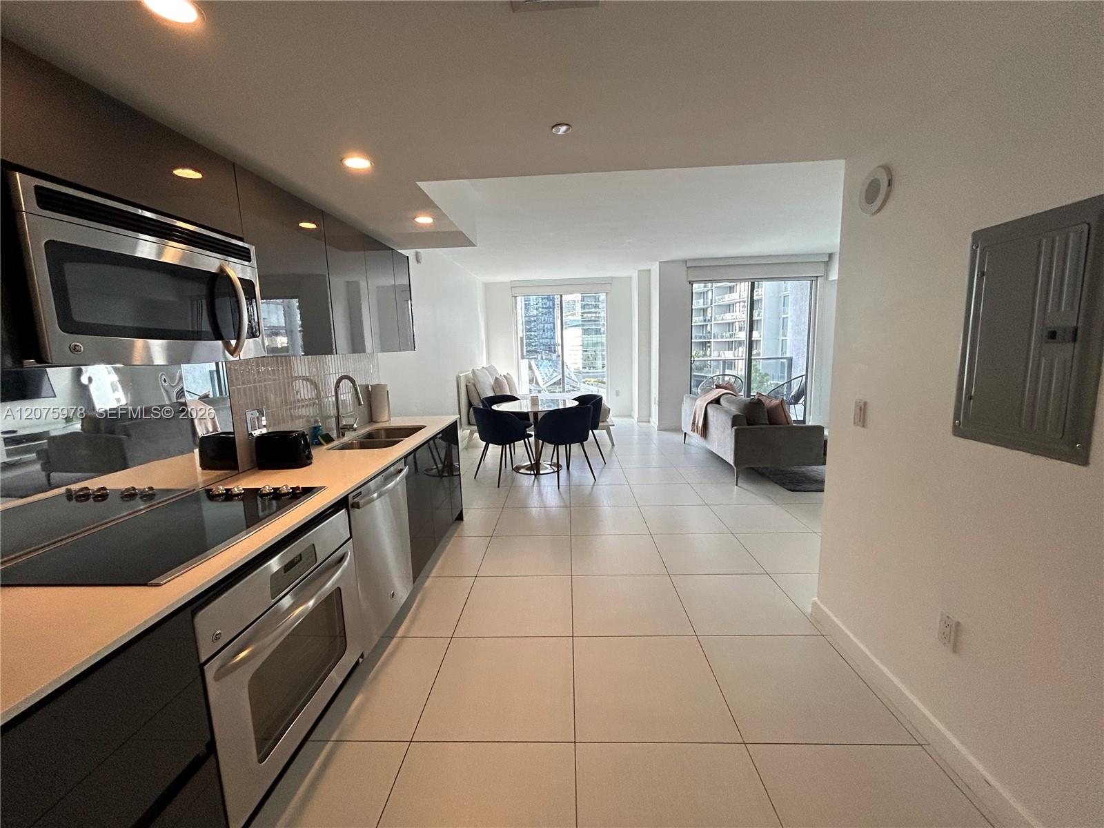 31 SE 6th St # 1703, Miami, FL 33131 photo 4
