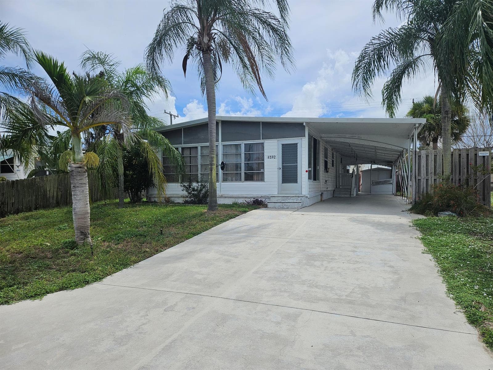 8392 SE Skylark Avenue, Hobe Sound FL 33455 photo 3