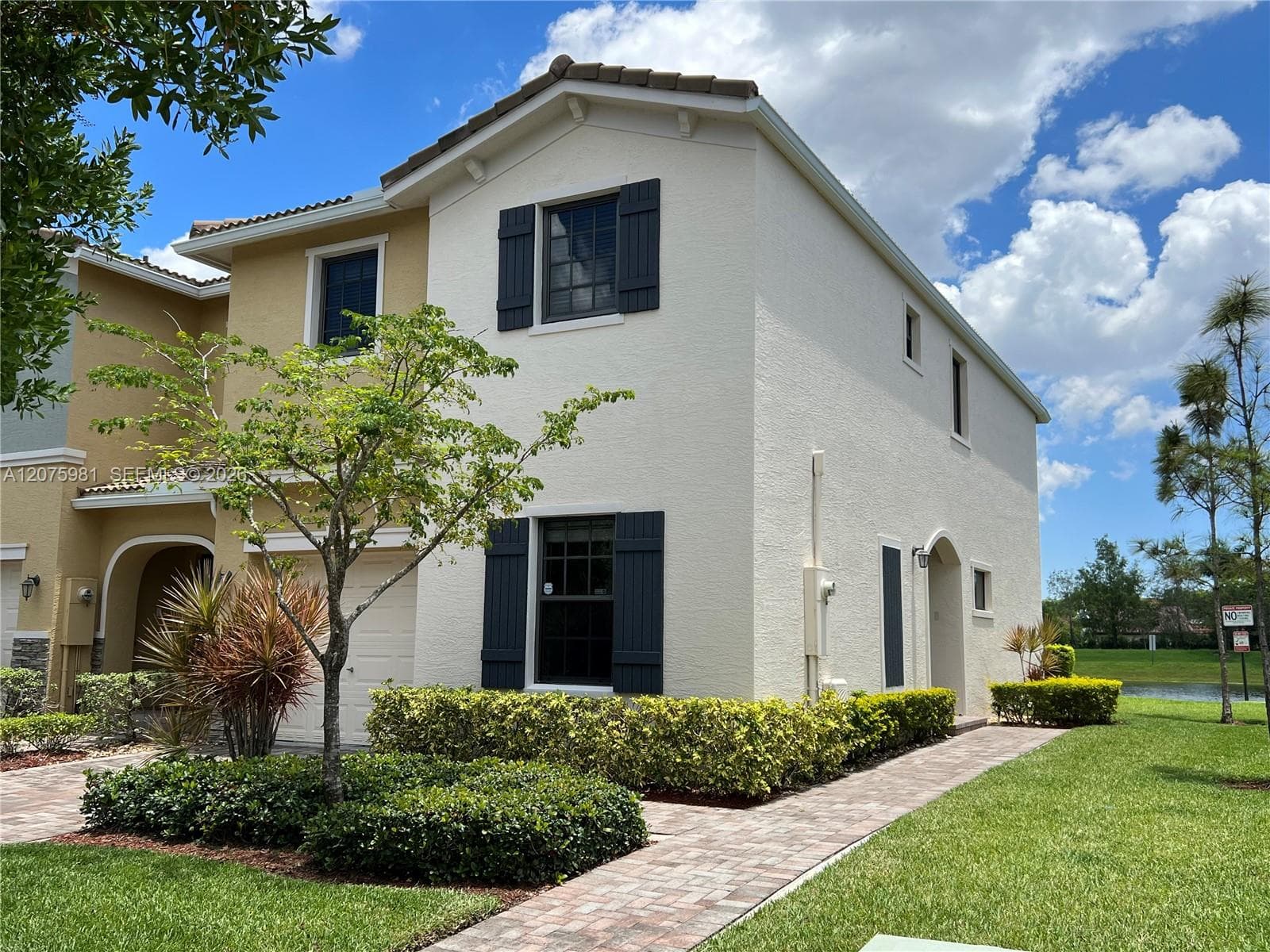 465 NE 194th Ter # 465, Miami FL 33179 photo 3