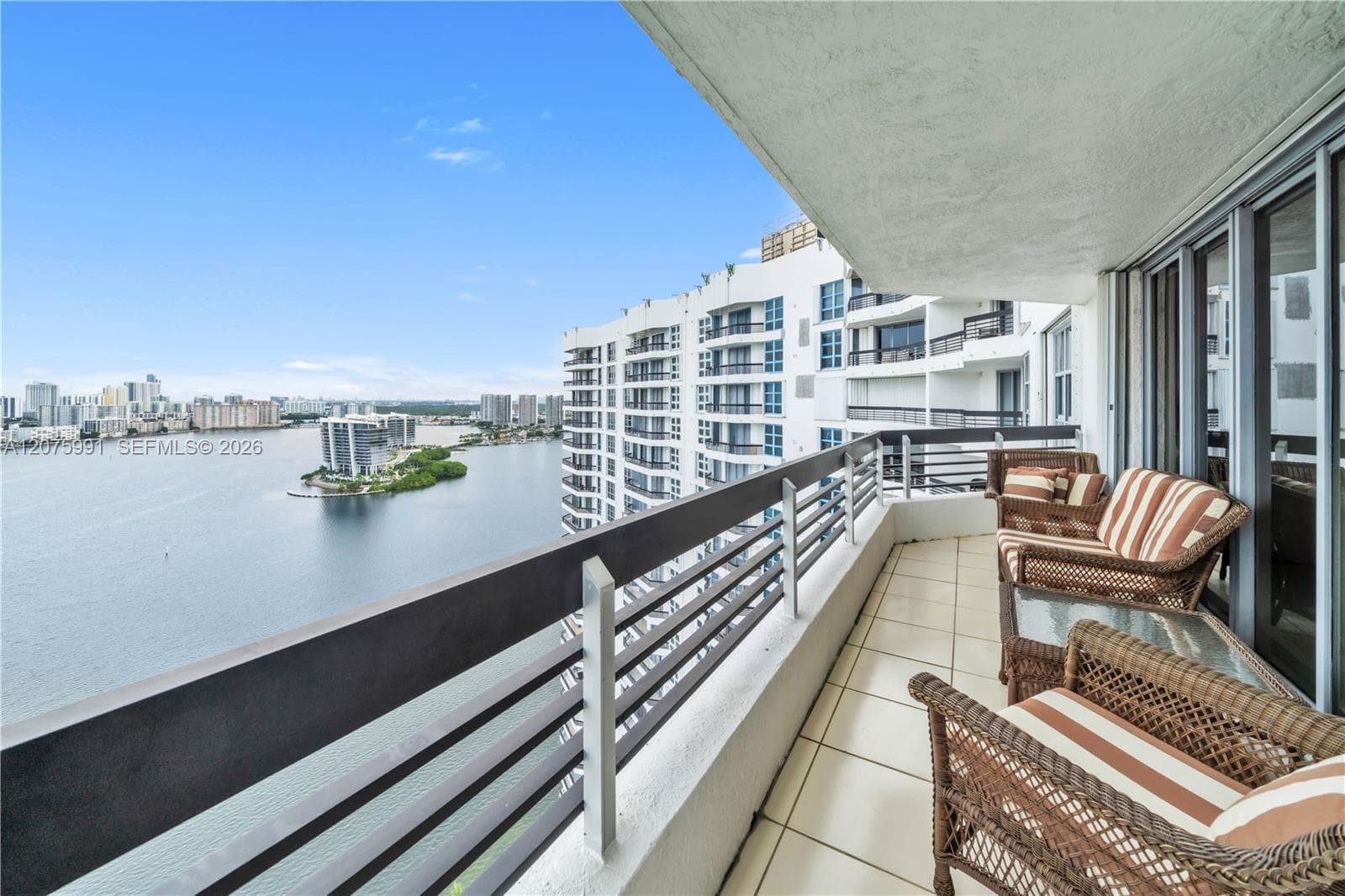 3530 Mystic Pointe Dr # 3210, Aventura FL 33180 photo 3