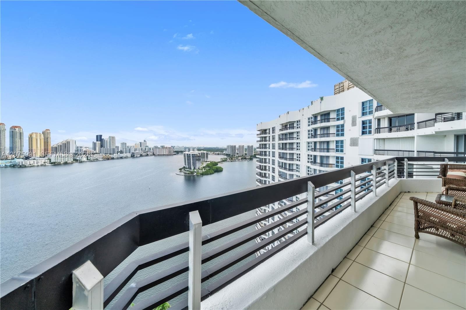 3530 Mystic Pointe Dr # 3210, Aventura FL 33180 photo 4