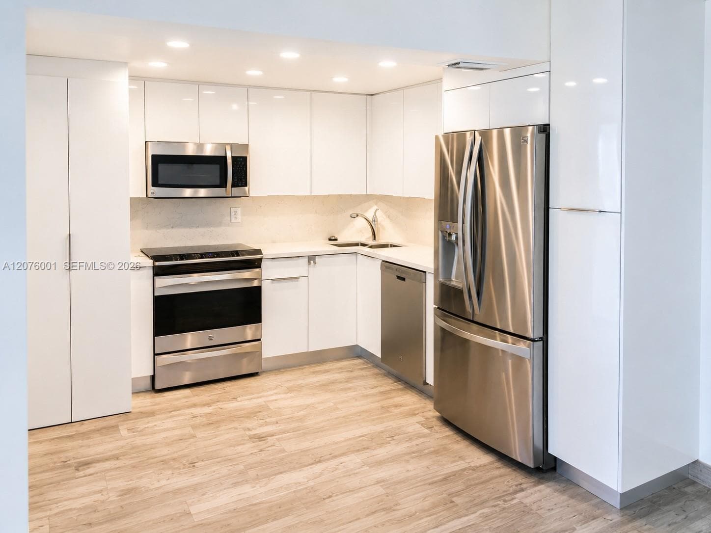 2333 Brickell Ave. # 2309, Miami, FL 33129 photo 2