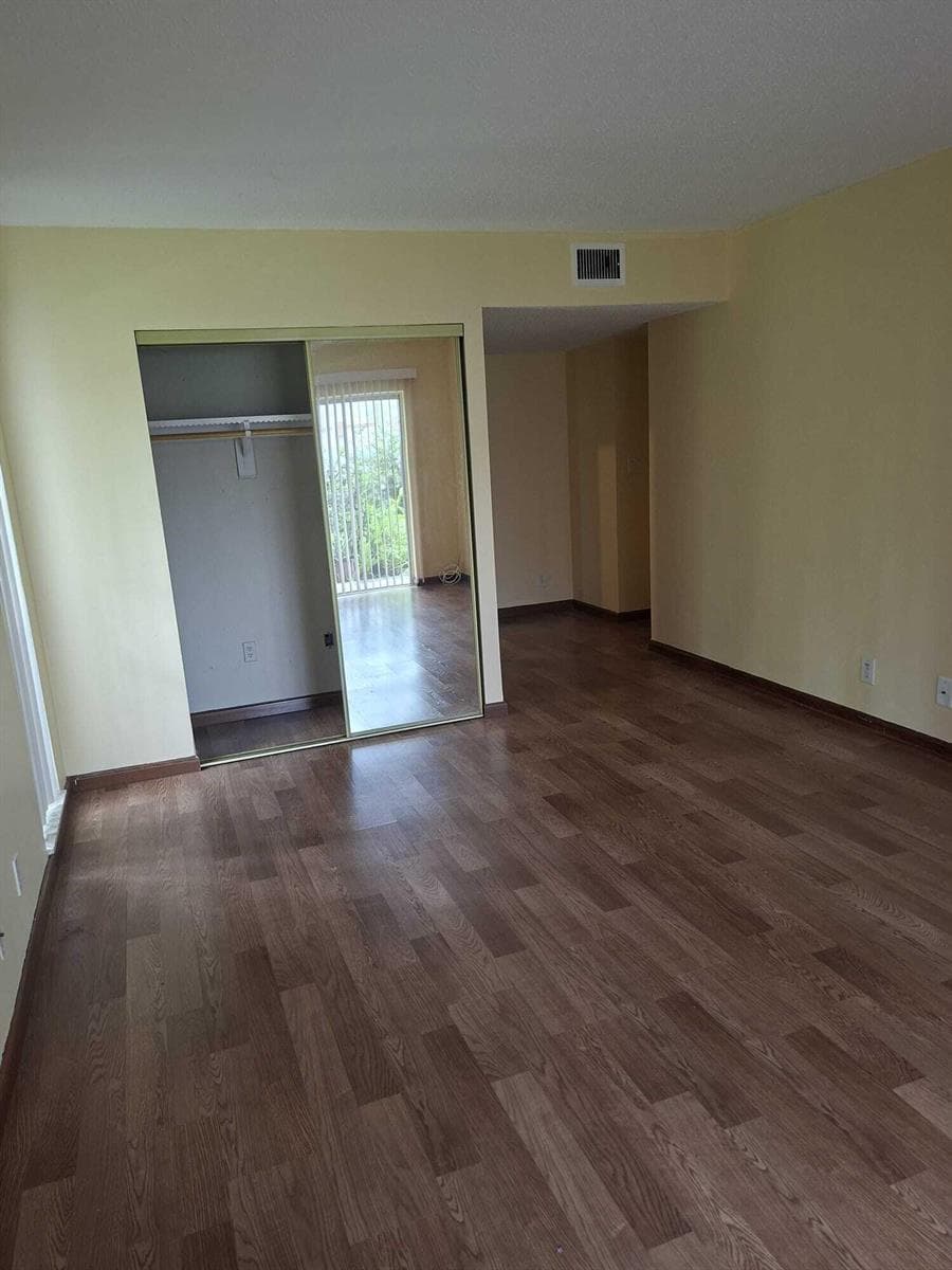 2 GREENWAY Village N # 108, Royal Palm Beach FL 33411